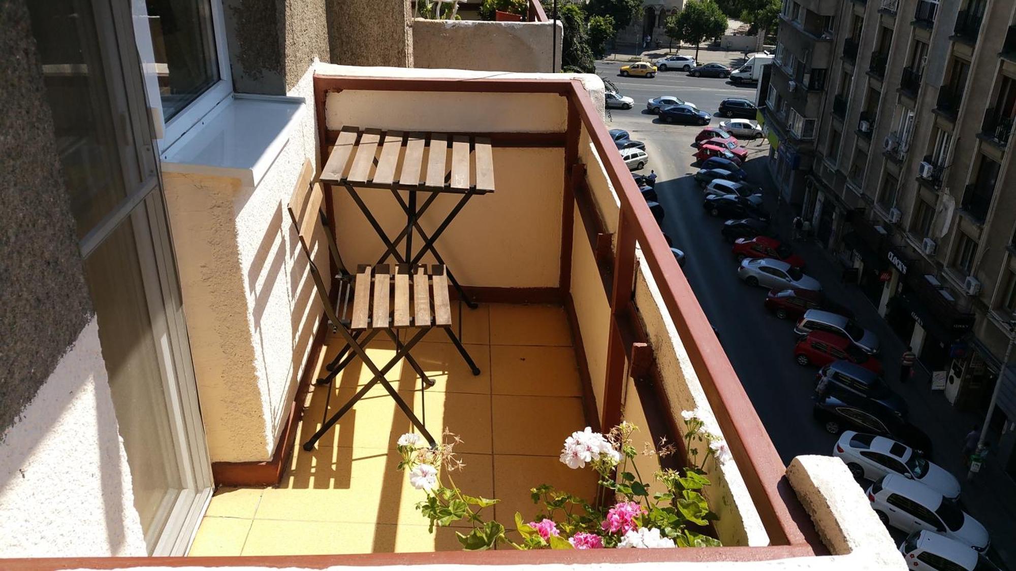 Sunny Old Town Apartments Бухарест Номер фото